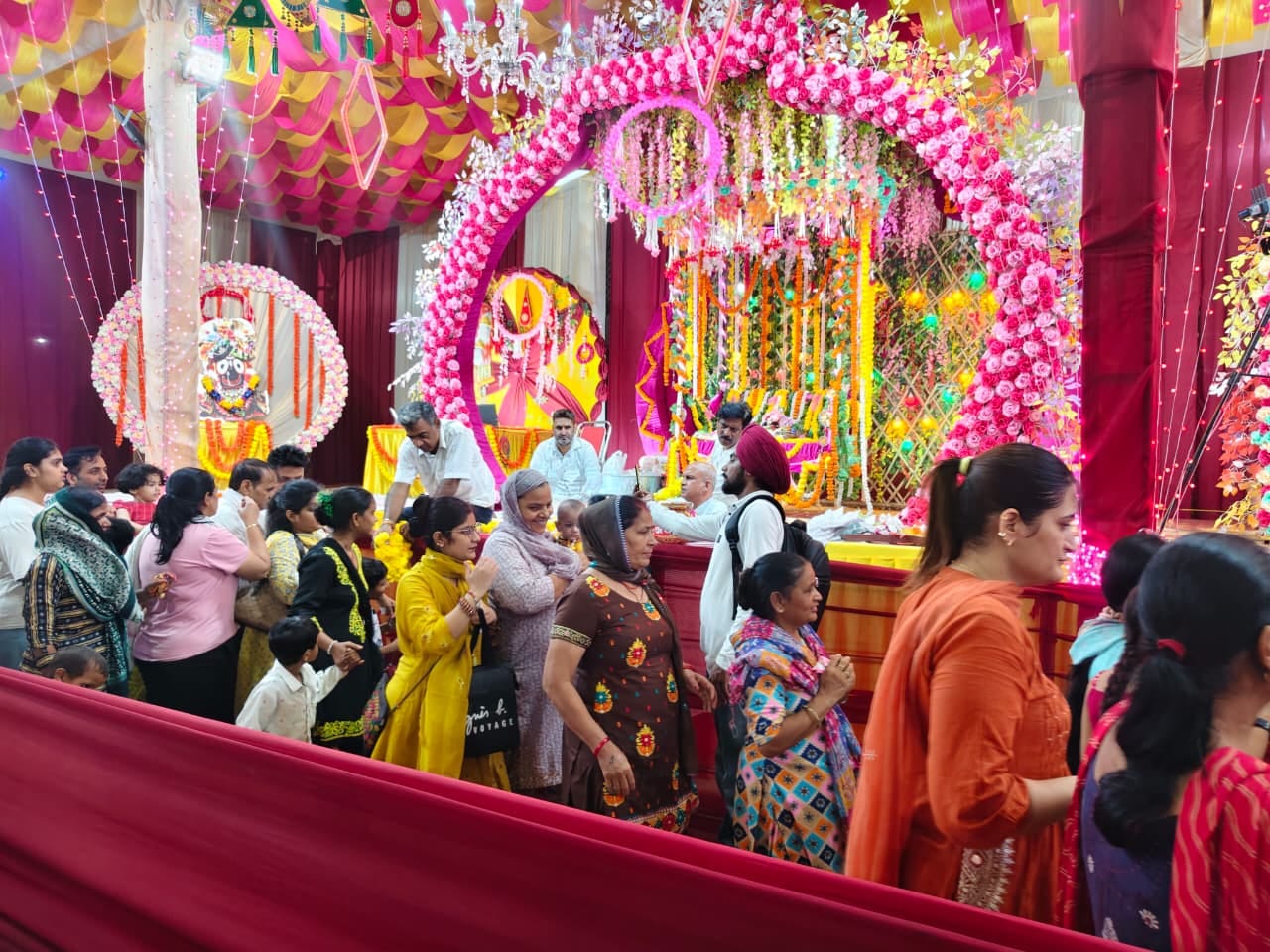 श्री सनातन धर्म मंदिर मॉडल टाउन में बनाई जेल। स्रोत : मंदिर श्री सनातन धर्म मंदिर मॉडल टाउन में बनाई जेल। स्रोत : मंदिर
