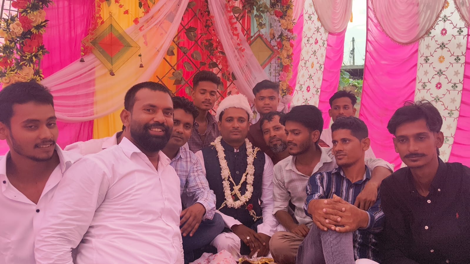 दो दिव्यांग हुए एक गांव में चर्चा दो दिव्यांग हुए एक गांव में चर्चा