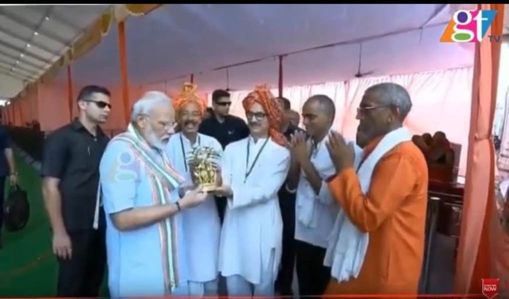 अवागढ़ के गांव नगला लोधा की गोशाला में मौजूद विभिन्न प्रजातियों के गोवंश। स्रोत स्वयं अवागढ़ के गांव नगला लोधा की गोशाला में मौजूद विभिन्न प्रजातियों के गोवंश। स्रोत स्वयं