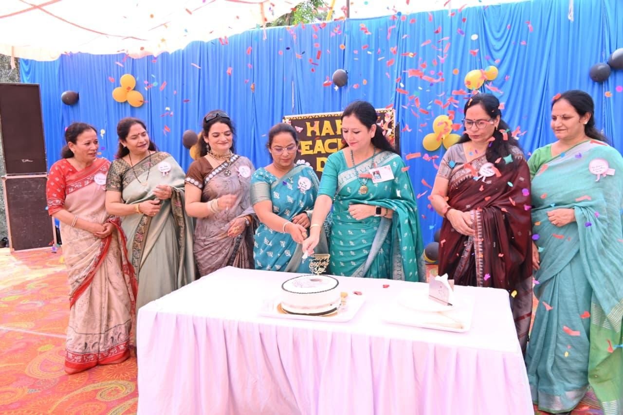 डीएवी स्कूल बरमाणा में शिक्षक दिवस मनाते हुए। स्रोत: स्कूल प्रबंधन।