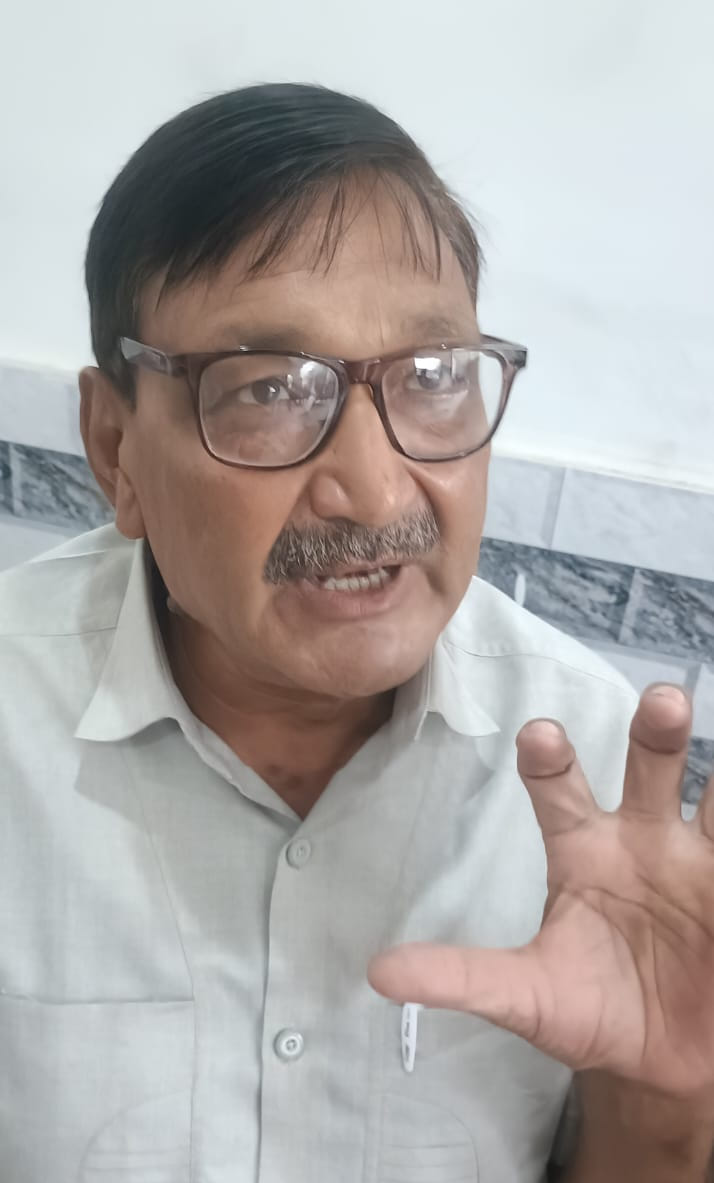 ग्रेटर नोएडा के सेक्टर ईटा दो में अमर उजाला द्वारा आयोजित संवाद कार्यक्रम में सेक्टर की समस्याओ