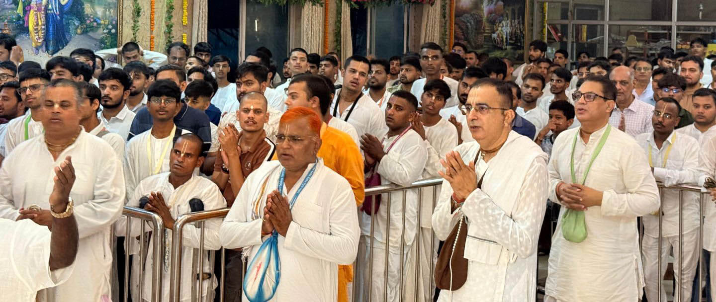 कान्हा के जन्म पर छाया उल्लास, गूंजा नंद घर आनंद भयो। 