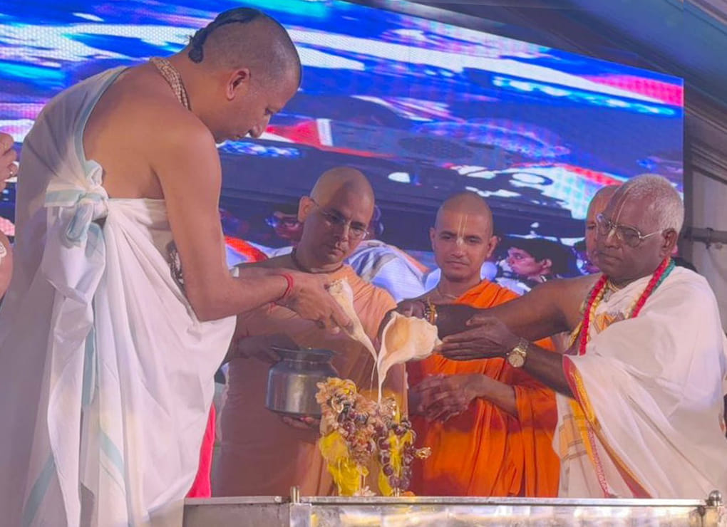 कान्हा के जन्म पर छाया उल्लास, गूंजा नंद घर आनंद भयो। 