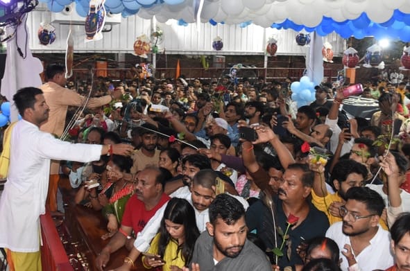 कान्हा के जन्म पर छाया उल्लास, गूंजा नंद घर आनंद भयो। 