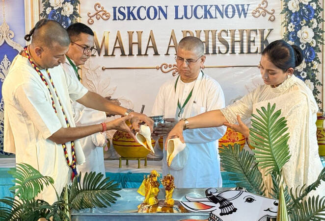 कान्हा के जन्म पर छाया उल्लास, गूंजा नंद घर आनंद भयो। 
