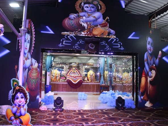 कान्हा के जन्म पर छाया उल्लास, गूंजा नंद घर आनंद भयो। 