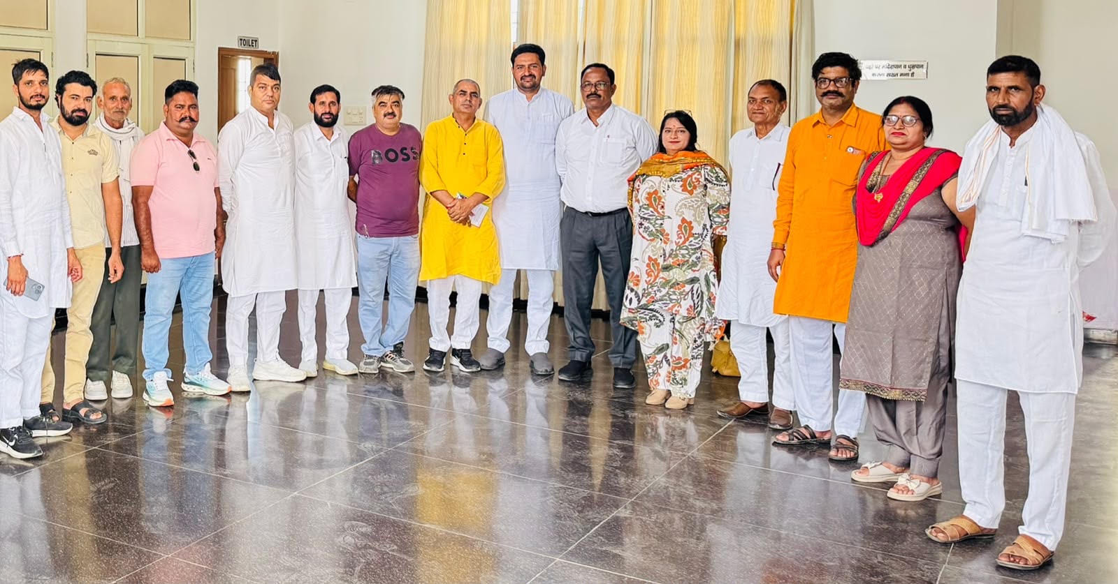 पूंडरी मंडल की मासिक बैठक में भाग लेते कार्यकर्ता। विज्ञप्ति