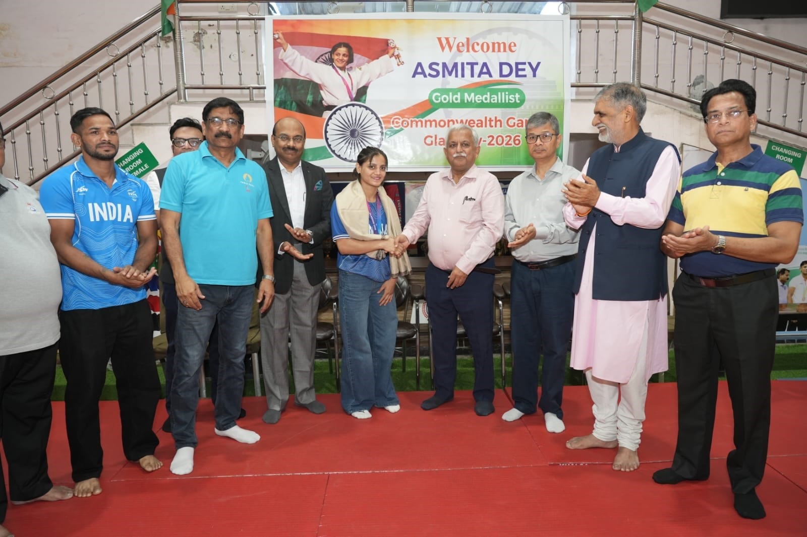 राष्ट्रमंडल खेलों में स्वर्ण पदक विजेता अस्मिता डे को किया गया सम्मानित