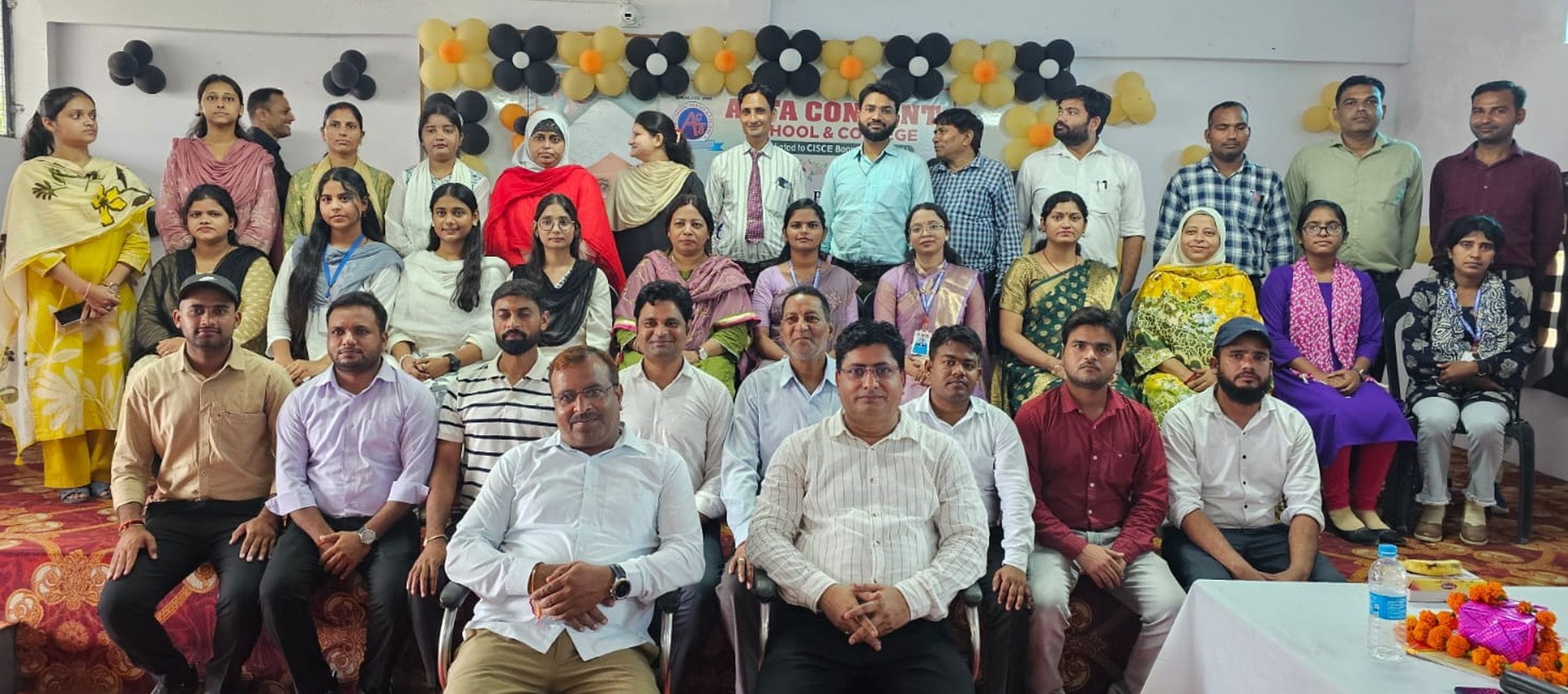 रायबरेली में शिक्षक दिवस पर बीएसए दफ्तर के सभागार में सम्मानित हुए शिक्षक।