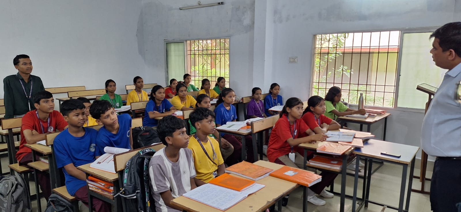 शिक्षक दिवस पर कलेक्टर बने शिक्षक,8 अनुपस्थित शिक्षकों को नोटिस