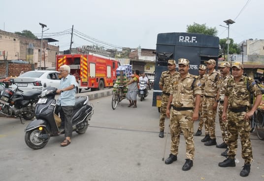 कलक्ट्रेट परिसर में मस्जिद के ध्वस्तीकरण के बाद की स्थिति। कलक्ट्रेट परिसर में मस्जिद के ध्वस्तीकरण के बाद की स्थिति।