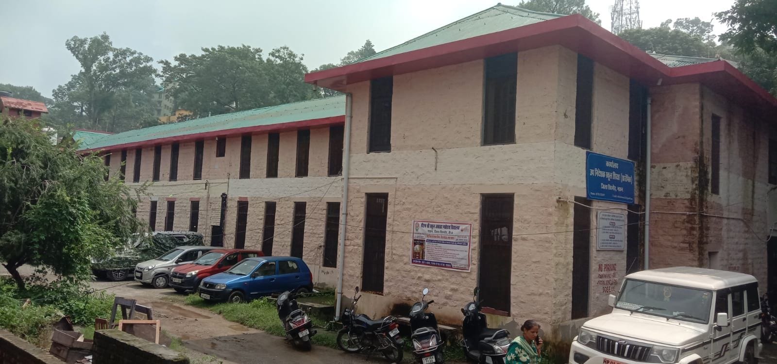 मुख्यालय नाहन स्थित डीएलएड (जेबीटी) छात्रावास। संवाद