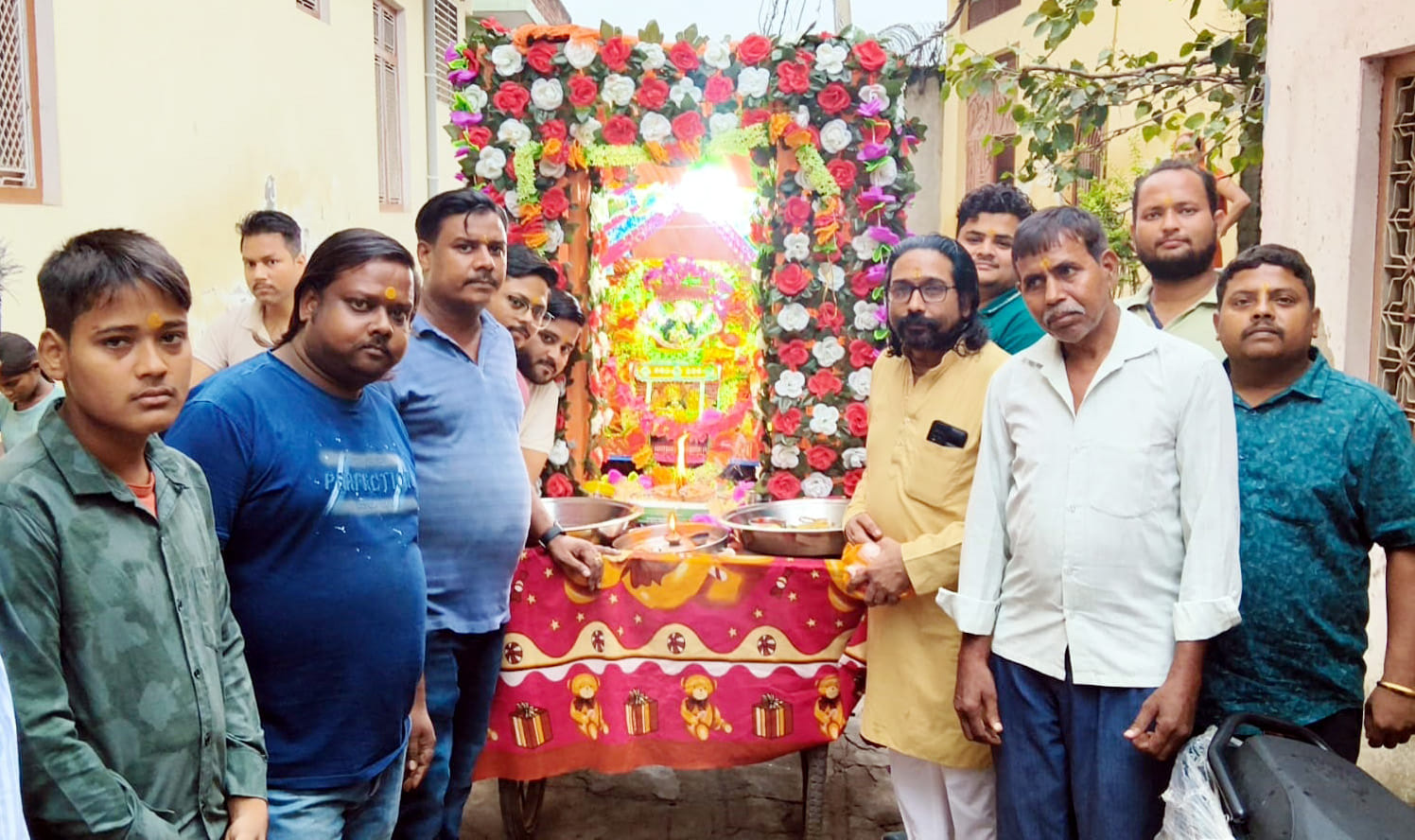 शोभायात्रा में शामिल भोलेनाथ की झांकी। संवाद