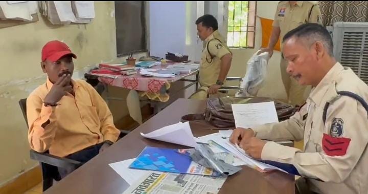 25 वर्षीय युवक ने फांसी लगाकर दी जान 25 वर्षीय युवक ने फांसी लगाकर दी जान