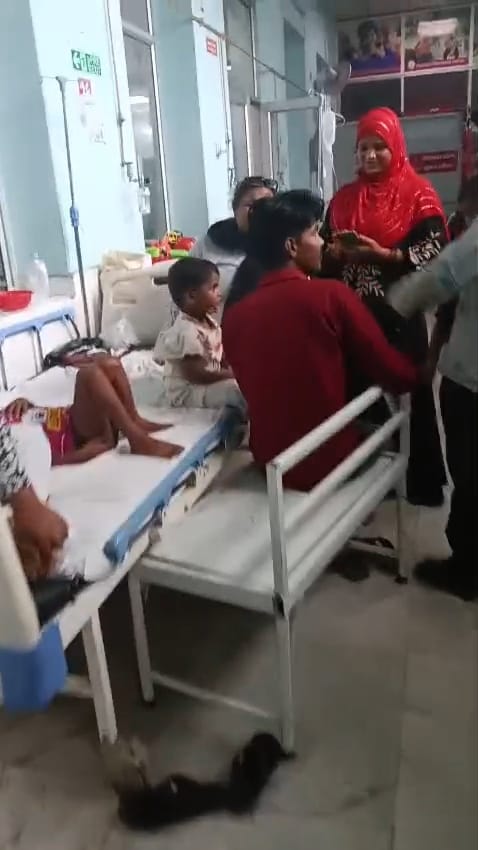 बलरामपुर अस्पताल में भर्ती मरीज। बलरामपुर अस्पताल में भर्ती मरीज।