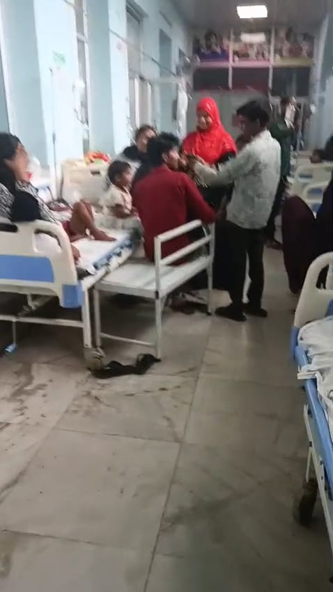 बलरामपुर अस्पताल में भर्ती मरीज। बलरामपुर अस्पताल में भर्ती मरीज।
