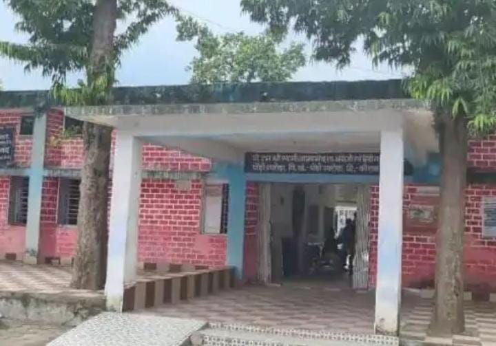 छात्रावास अधीक्षिका सस्पेंड, छात्राओं से मालिश और घरेलू काम करवाने का आरोप