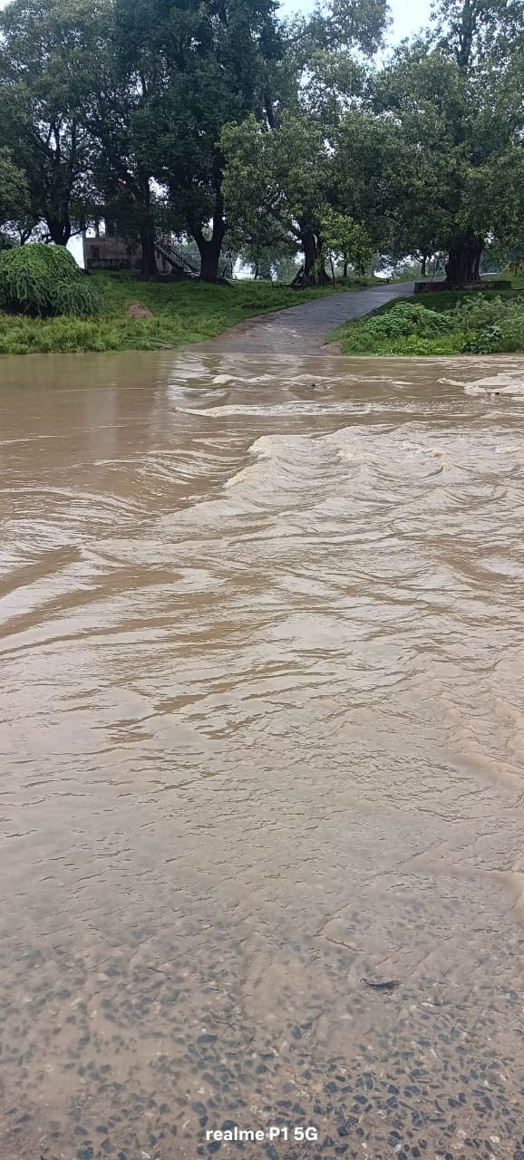 फोटो - 23 यमुना नदी का बढ़ा जलस्तर। संवाद फोटो - 23 यमुना नदी का बढ़ा जलस्तर। संवाद