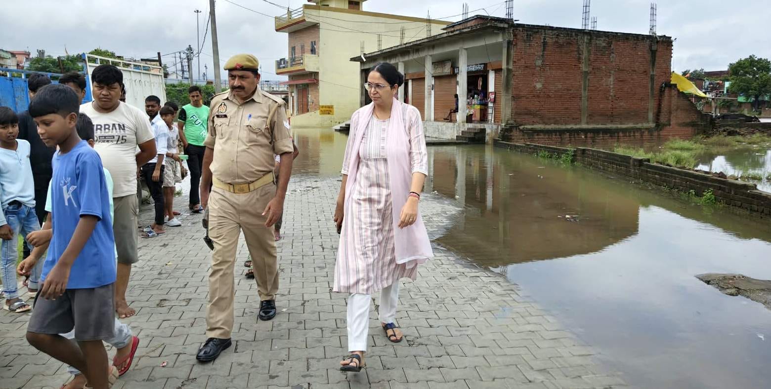 ककरा पुल में गर्रा नदी का बढ़ा जलस्तर। संवाद ककरा पुल में गर्रा नदी का बढ़ा जलस्तर। संवाद