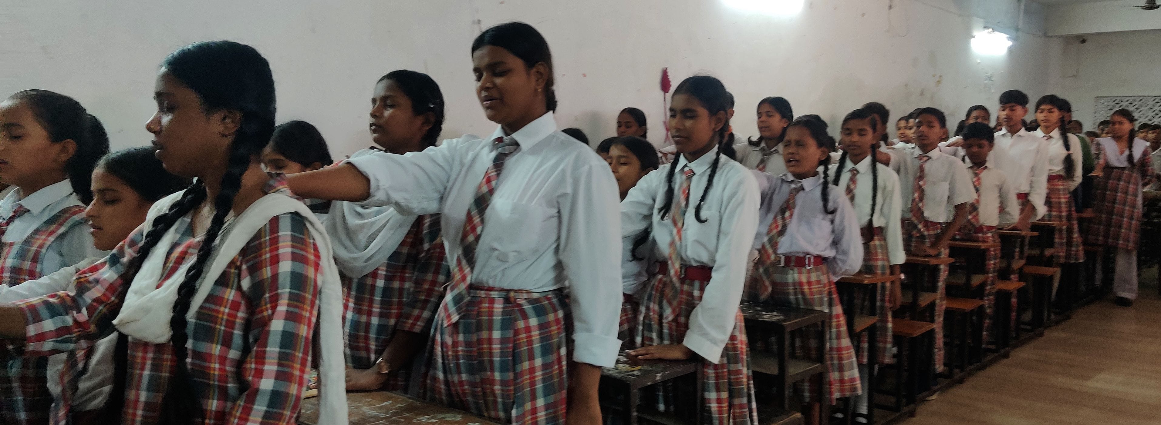 नशामुक्ति एवं पर्यावरण संरक्षण का दिया संदेश
