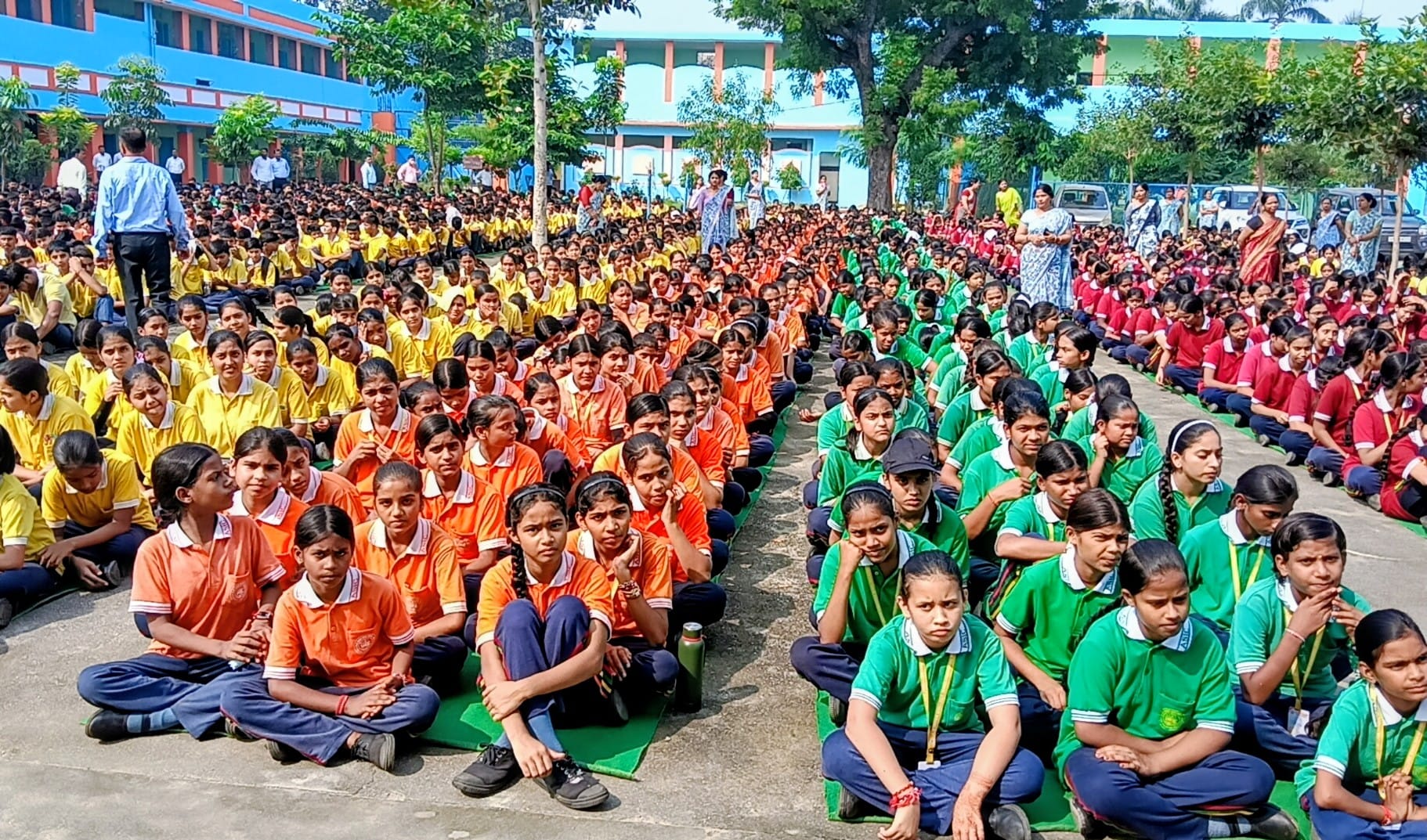 पुलिस अधीक्षक यातायात राजेश श्रीवास्तव विशेष संवाद कार्यक्रम में ए एस इंटर कालेज में छात्र छात् पुलिस अधीक्षक यातायात राजेश श्रीवास्तव विशेष संवाद कार्यक्रम में ए एस इंटर कालेज में छात्र छात्