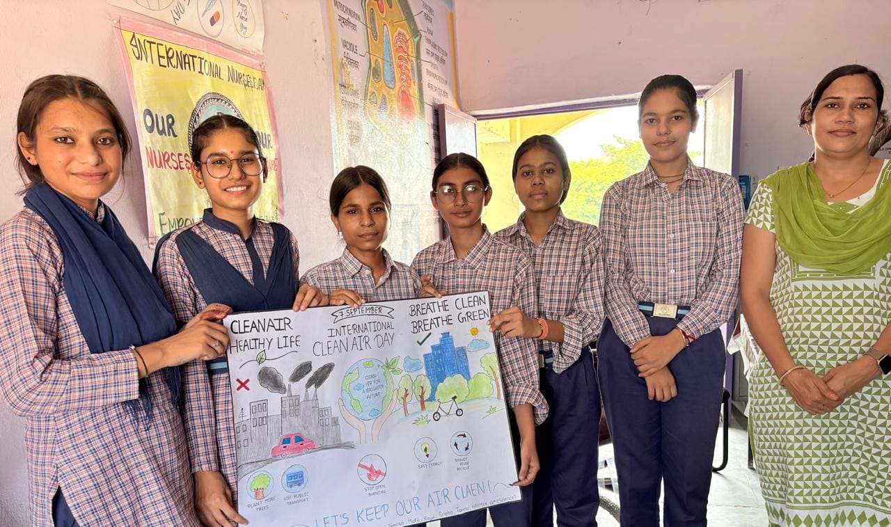 स्वच्छ वायु दिवस पर चार्ट बनाती छात्राएं। विज्ञप्ति स्वच्छ वायु दिवस पर चार्ट बनाती छात्राएं। विज्ञप्ति