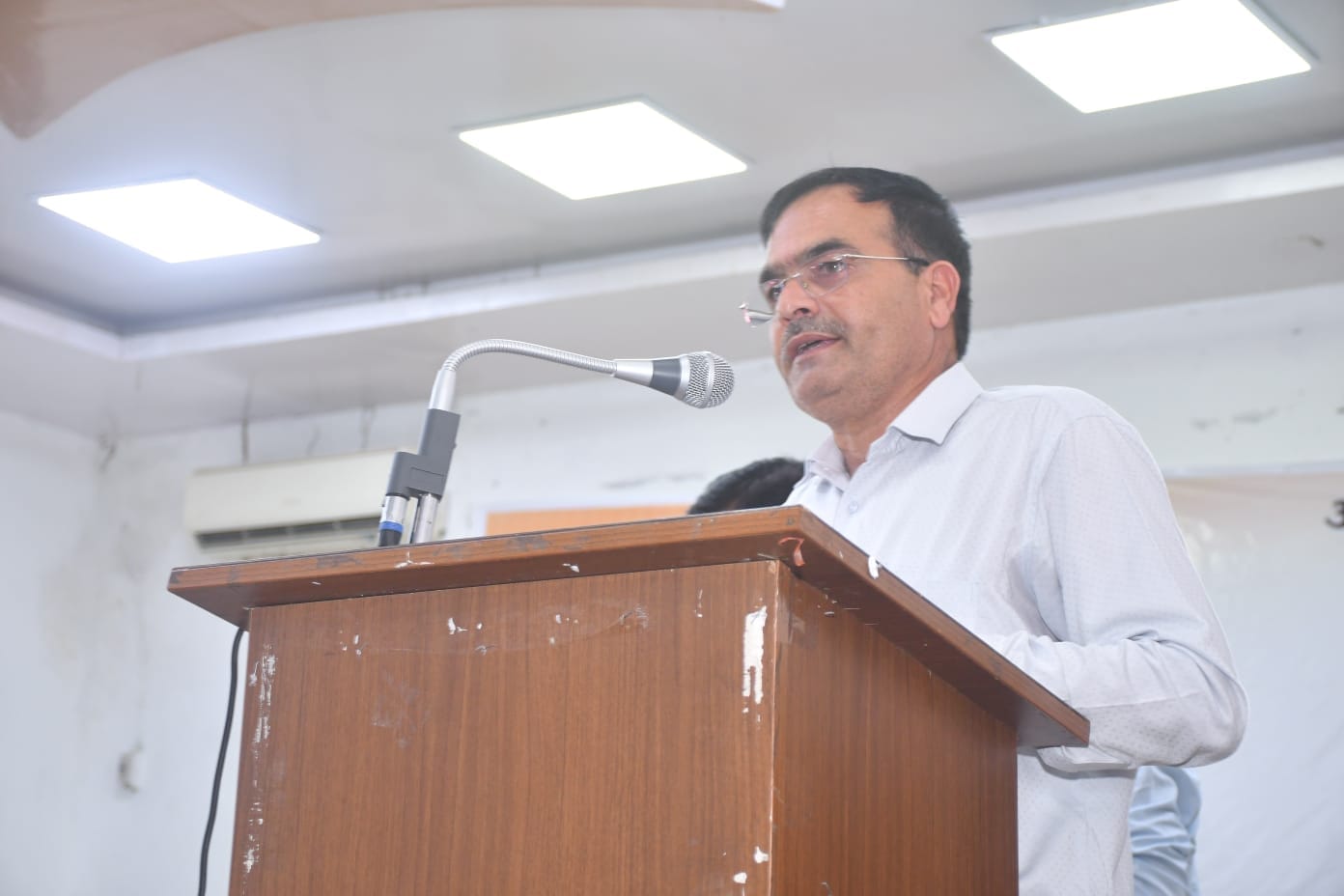 08jjrp12- अमर उजाला की तरफ से संवाद भवन में आयोजित कार्यक्रम में विजेता विद्यार्थियों को सम्मा