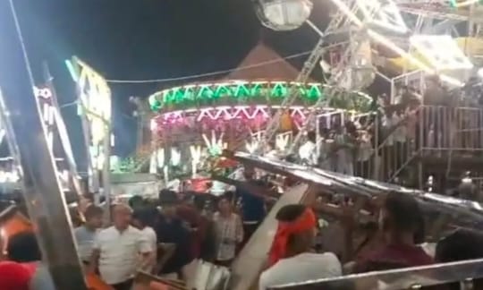 चेरियां बरियारपुर में झूला टूटने के बाद अफवाह भगढ़ड़ चेरियां बरियारपुर में झूला टूटने के बाद अफवाह भगढ़ड़
