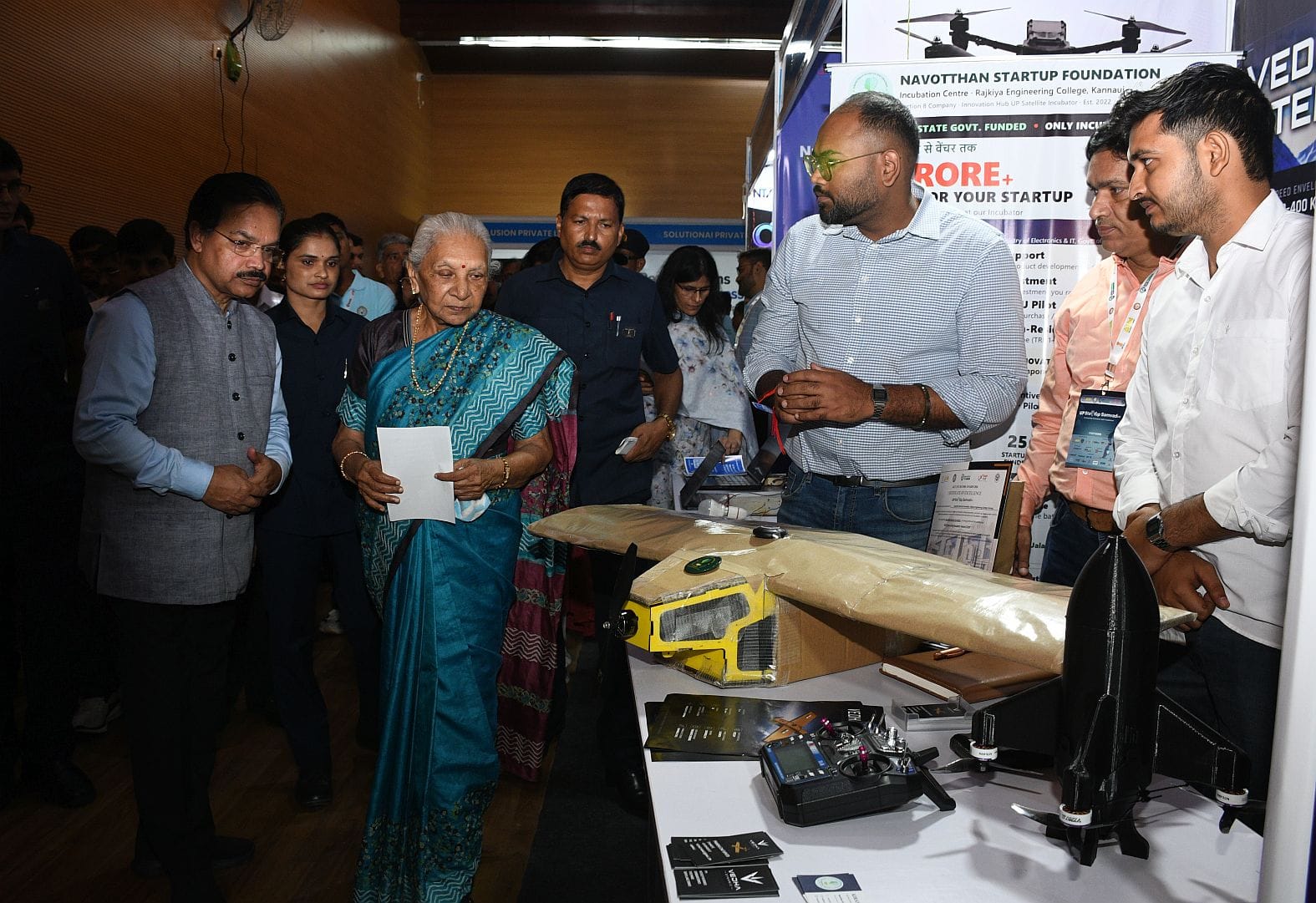 एकेटीयू स्टार्टअप संवाद 3.0 में 50 से अधिक इन्क्यूबेशन सेंटरों के स्टार्टअप्स ने दिखाए उत्पाद। एकेटीयू स्टार्टअप संवाद 3.0 में 50 से अधिक इन्क्यूबेशन सेंटरों के स्टार्टअप्स ने दिखाए उत्पाद।