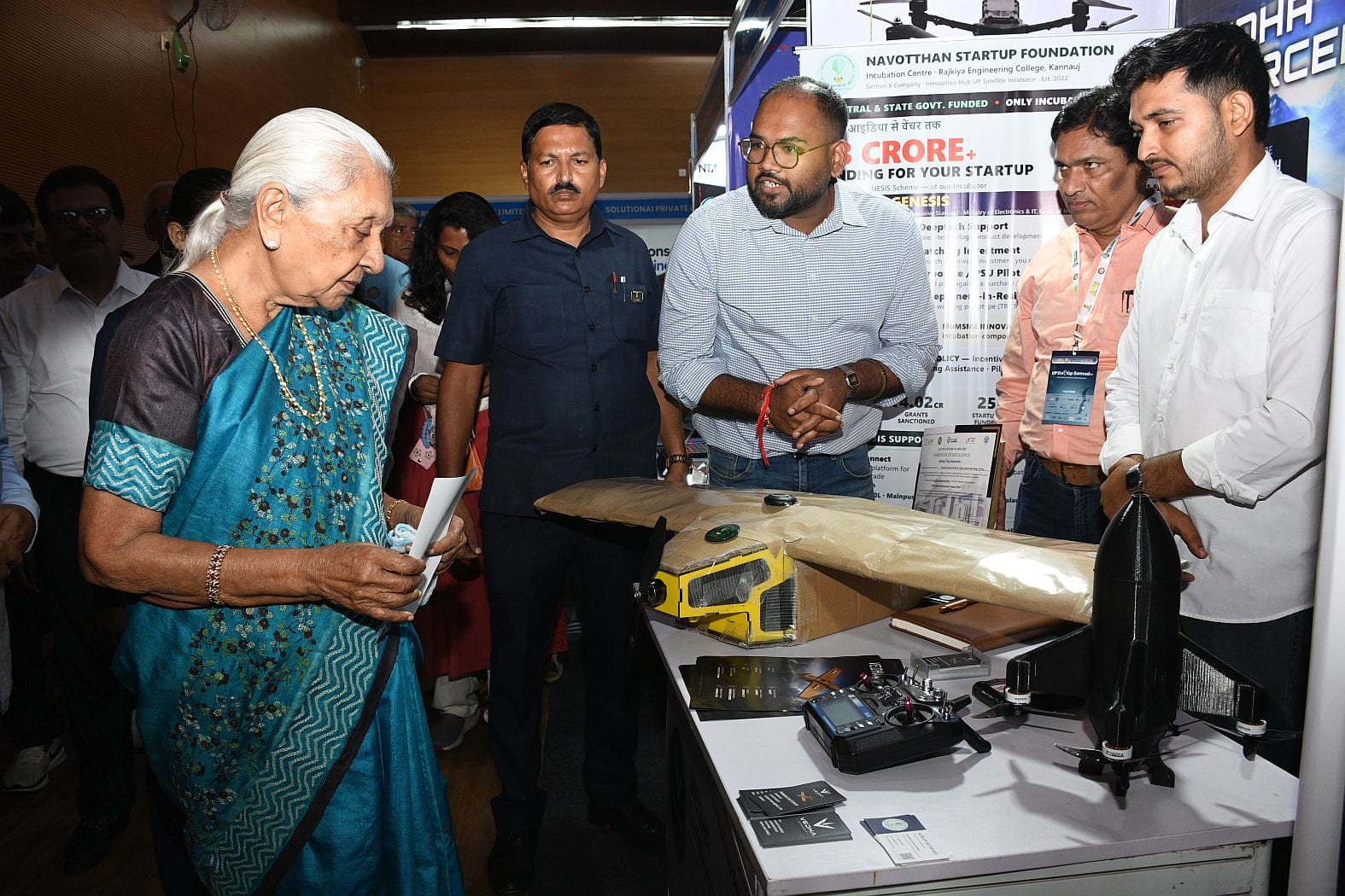 एकेटीयू स्टार्टअप संवाद 3.0 में 50 से अधिक इन्क्यूबेशन सेंटरों के स्टार्टअप्स ने दिखाए उत्पाद। एकेटीयू स्टार्टअप संवाद 3.0 में 50 से अधिक इन्क्यूबेशन सेंटरों के स्टार्टअप्स ने दिखाए उत्पाद।