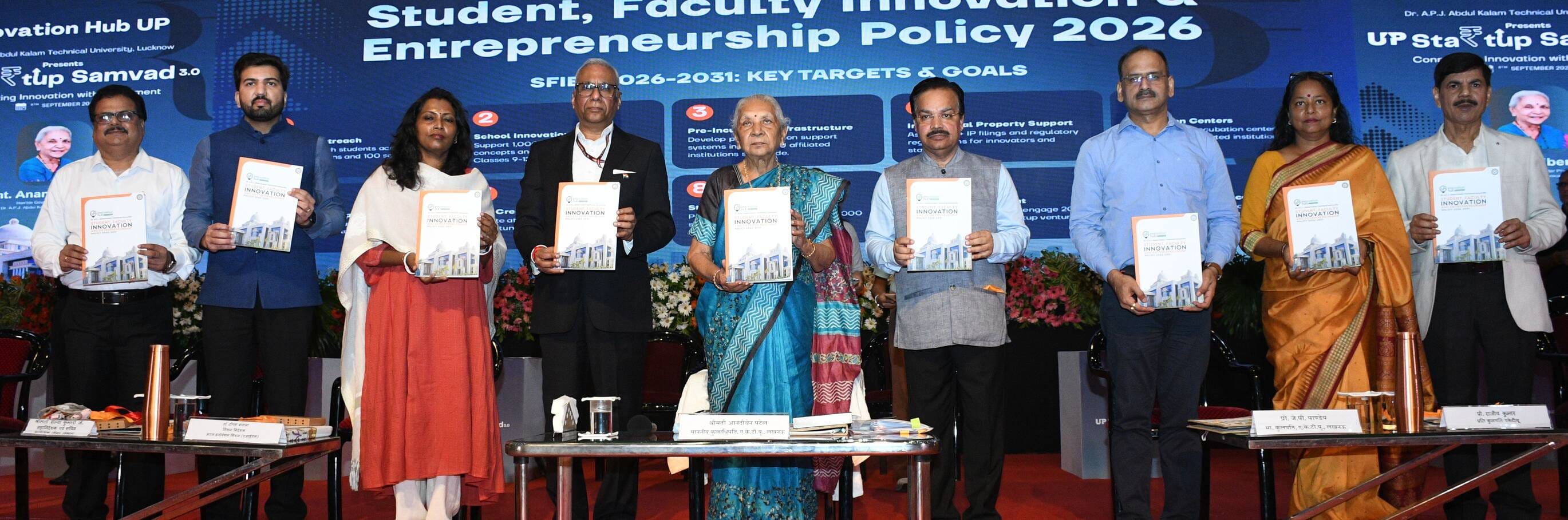 एकेटीयू स्टार्टअप संवाद 3.0 में 50 से अधिक इन्क्यूबेशन सेंटरों के स्टार्टअप्स ने दिखाए उत्पाद। एकेटीयू स्टार्टअप संवाद 3.0 में 50 से अधिक इन्क्यूबेशन सेंटरों के स्टार्टअप्स ने दिखाए उत्पाद।