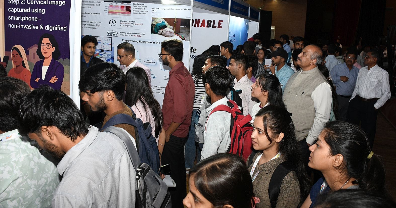 एकेटीयू स्टार्टअप संवाद 3.0 में 50 से अधिक इन्क्यूबेशन सेंटरों के स्टार्टअप्स ने दिखाए उत्पाद। एकेटीयू स्टार्टअप संवाद 3.0 में 50 से अधिक इन्क्यूबेशन सेंटरों के स्टार्टअप्स ने दिखाए उत्पाद।
