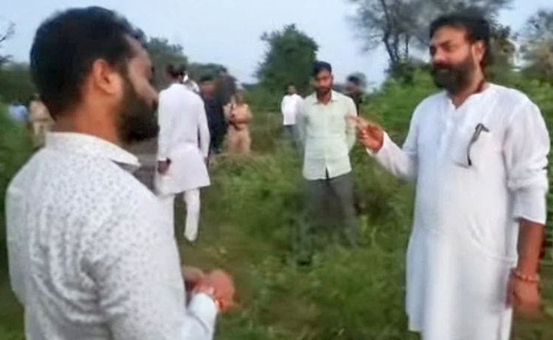 फोटो 09 एमएएचपी 11 परिचय-मौजा कुलपहाड़ स्थित खेत में इस तरह भरा बारिश का पानी। संवाद