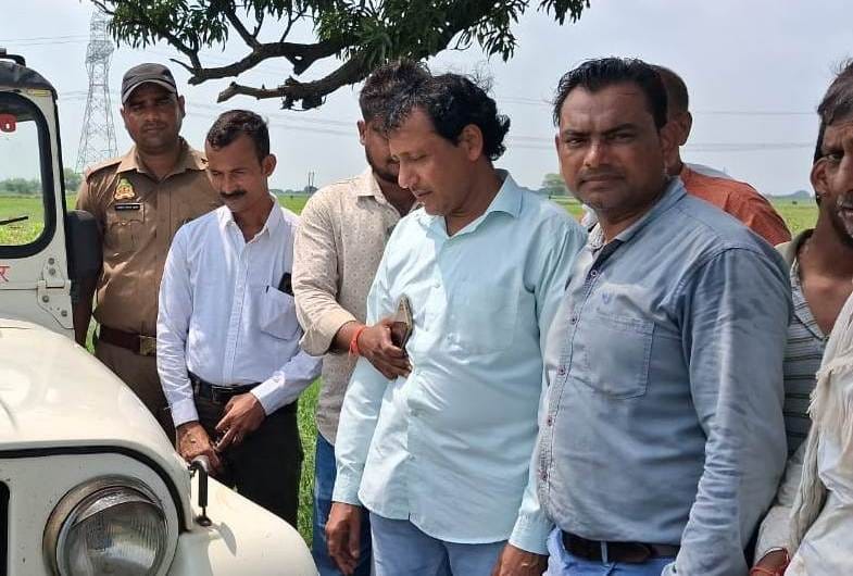 फोटो -13 मौके पर जुटी लोगों की भीड़। संवाद फोटो -13 मौके पर जुटी लोगों की भीड़। संवाद