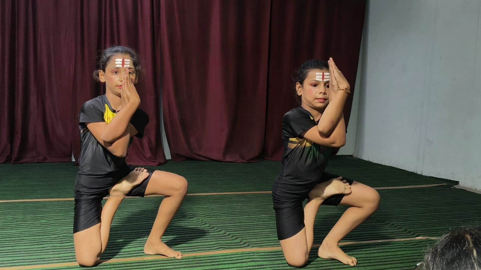 योगा खिलाड़ी मिष्ठी। कोच योगा खिलाड़ी मिष्ठी। कोच