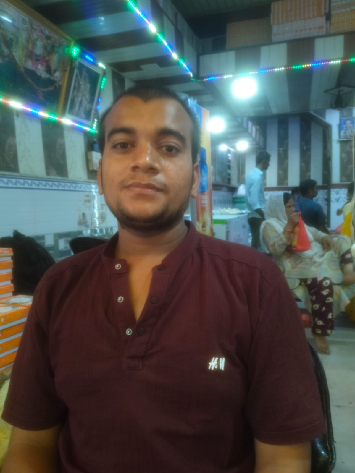 फोटो 10 सीकेटीपी 14 रामघाट में कीचड़ के बीच निकलते श्रद्धालु। संवाद फोटो 10 सीकेटीपी 14 रामघाट में कीचड़ के बीच निकलते श्रद्धालु। संवाद