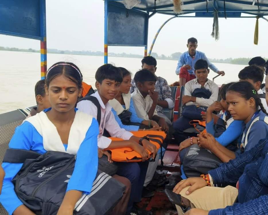 जलालाबाद के तिकोला के पास पानी मे डूबी तिल की फसल। संवाद