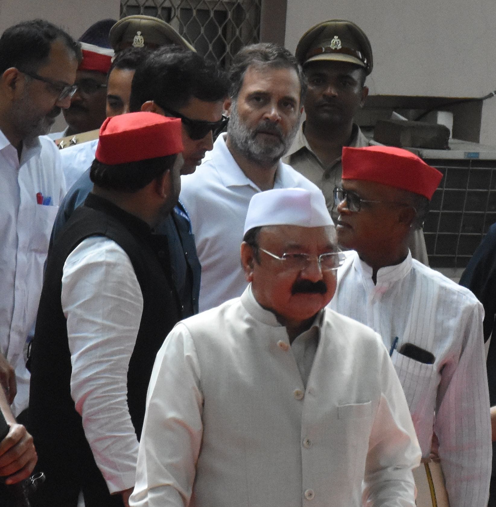 सांसद निधि के कार्यों पर राहुल ने उठाई उंगली, मांगी रिपोर्ट सांसद निधि के कार्यों पर राहुल ने उठाई उंगली, मांगी रिपोर्ट