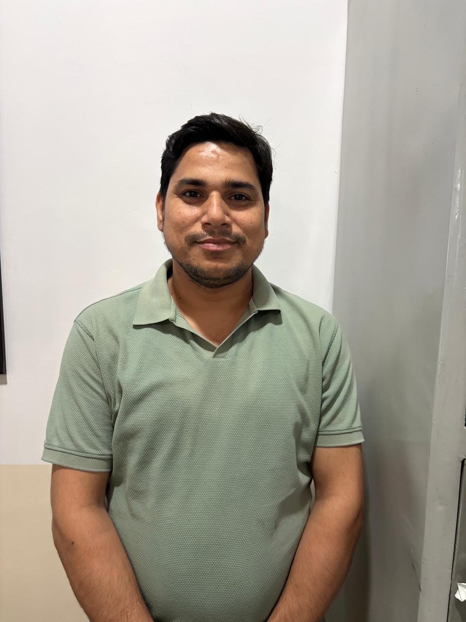 सड़क के किनारे पड़ा मृत जानवर। संवाद सड़क के किनारे पड़ा मृत जानवर। संवाद
