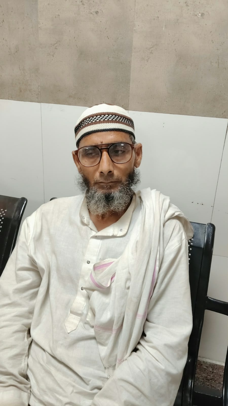 अस्पताल की ओपीडी पर लगाया गया आंखों की पर्ची न बनने का नोटिस। संवाद अस्पताल की ओपीडी पर लगाया गया आंखों की पर्ची न बनने का नोटिस। संवाद