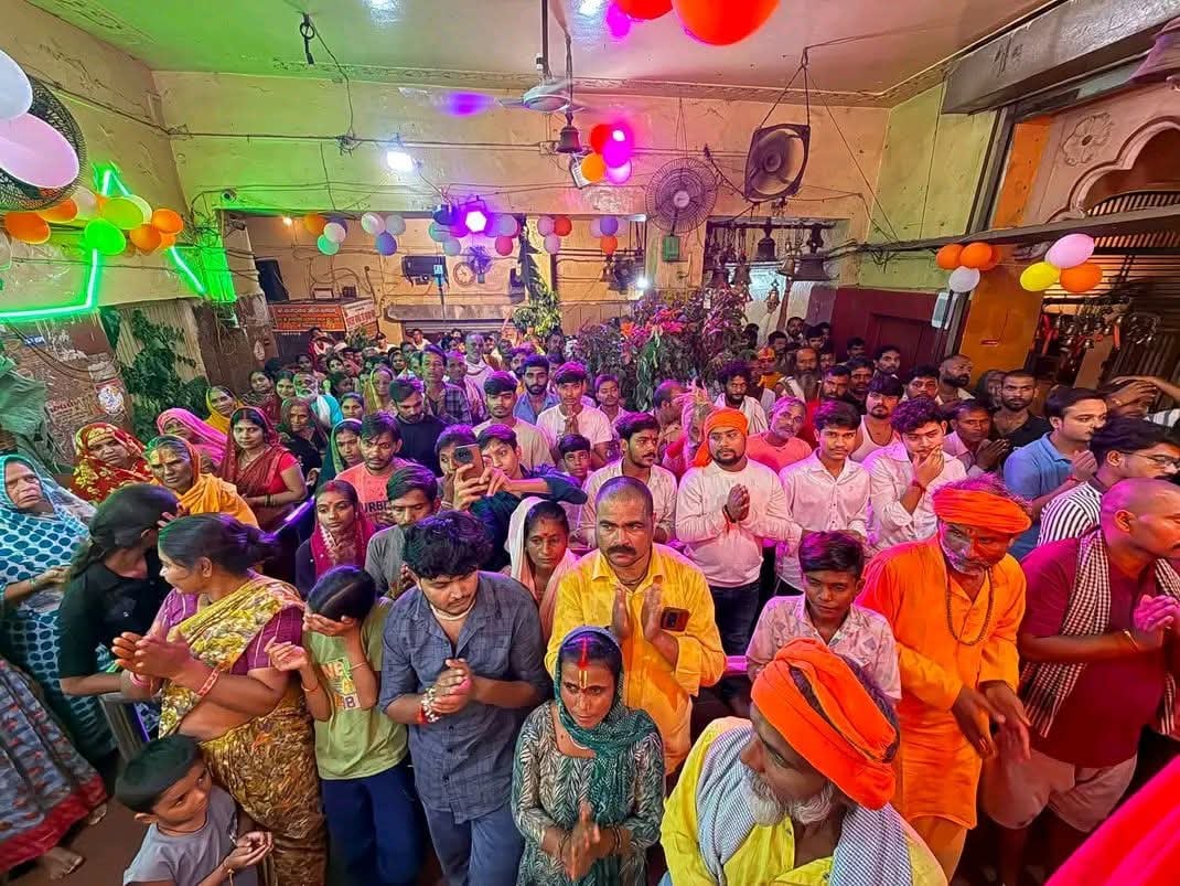 फोटो 11 सीकेटीपी 11 रामघाट पर मंदाकिनी नदी में स्नान करते श्रद्धालु। संवाद फोटो 11 सीकेटीपी 11 रामघाट पर मंदाकिनी नदी में स्नान करते श्रद्धालु। संवाद