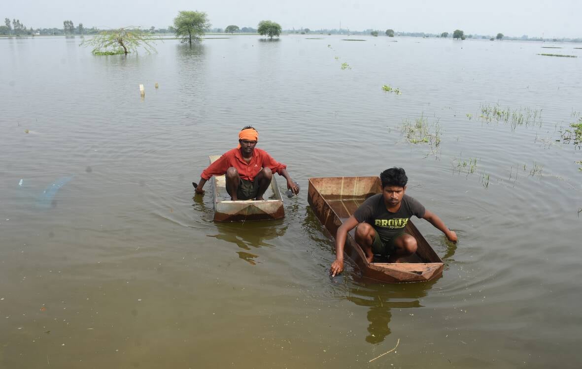 इटौंजा के बहादुरपुर और सुल्तानपुर में घुसा बाढ़ का पानी। 