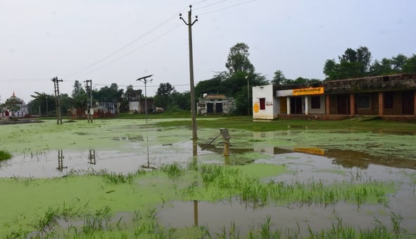 इटौंजा के बहादुरपुर और सुल्तानपुर में घुसा बाढ़ का पानी। 