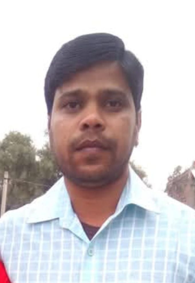 कश्मीरी चौक से इंद्रा चौक को जाने वाले मार्ग पर बंद पड़ी लाइटें। संवाद कश्मीरी चौक से इंद्रा चौक को जाने वाले मार्ग पर बंद पड़ी लाइटें। संवाद