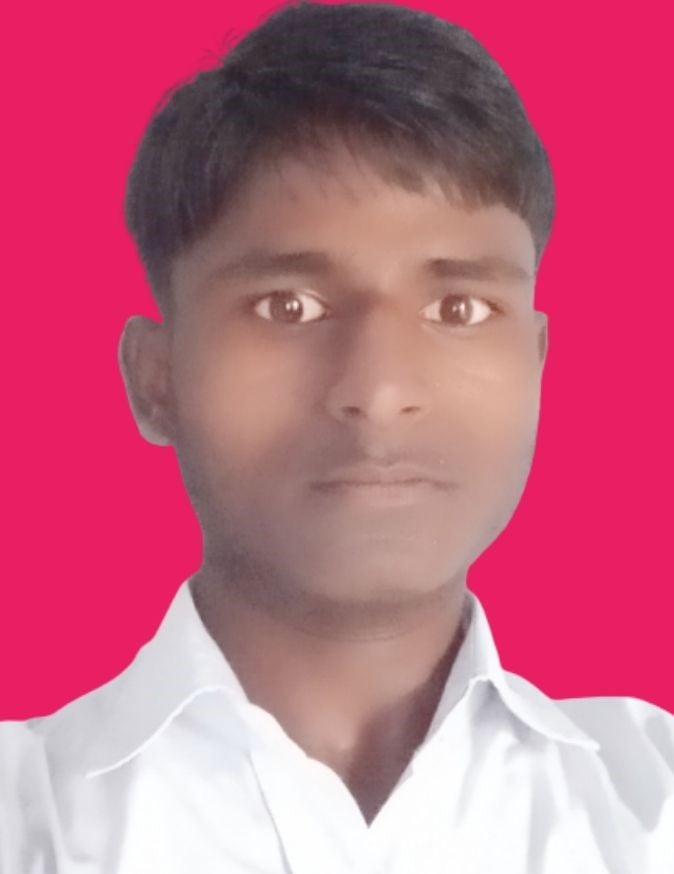कांट के खपटी गांव के नितेश के शव को देख बिलख पड़े परिजन। स्रोत: वीडियो ग्रेब