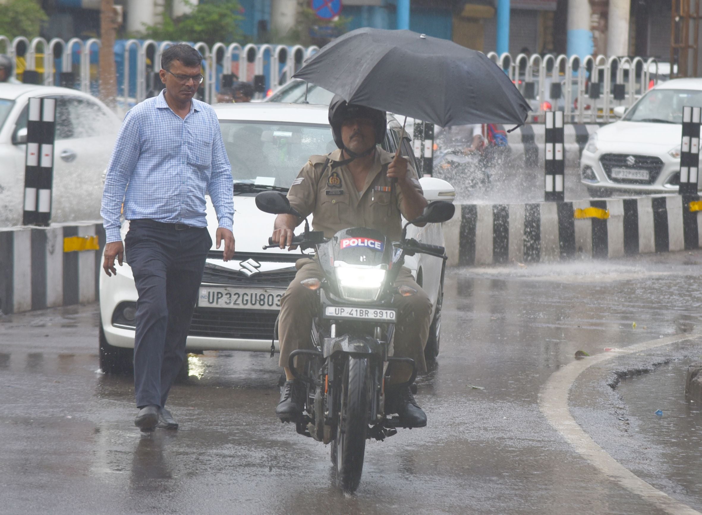 राजधानी में बृहस्पतिवार को कई इलाकों में झमाझम बारिश हुई। 