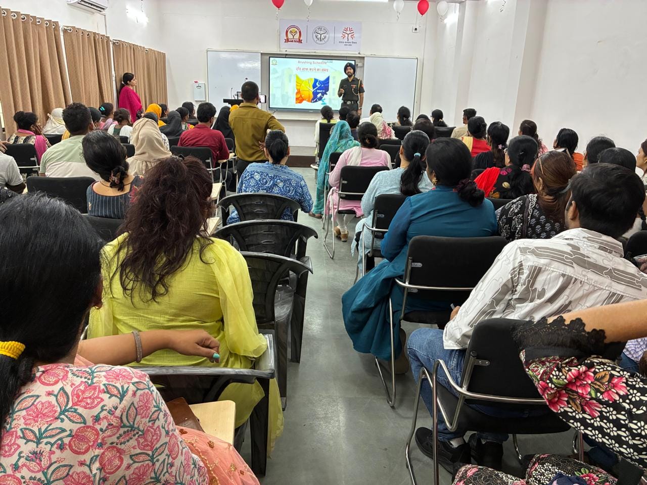 छावनी में 250 बच्चों के दांतों का हुआ परीक्षण छावनी में 250 बच्चों के दांतों का हुआ परीक्षण