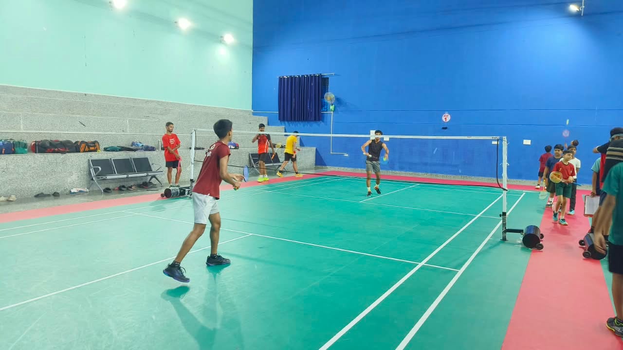सिंधौली के महाऊ दुर्ग में भारोत्तोलन प्रतियोगिता में शामिल खिलाड़ी। स्रोत: आयोजक सिंधौली के महाऊ दुर्ग में भारोत्तोलन प्रतियोगिता में शामिल खिलाड़ी। स्रोत: आयोजक