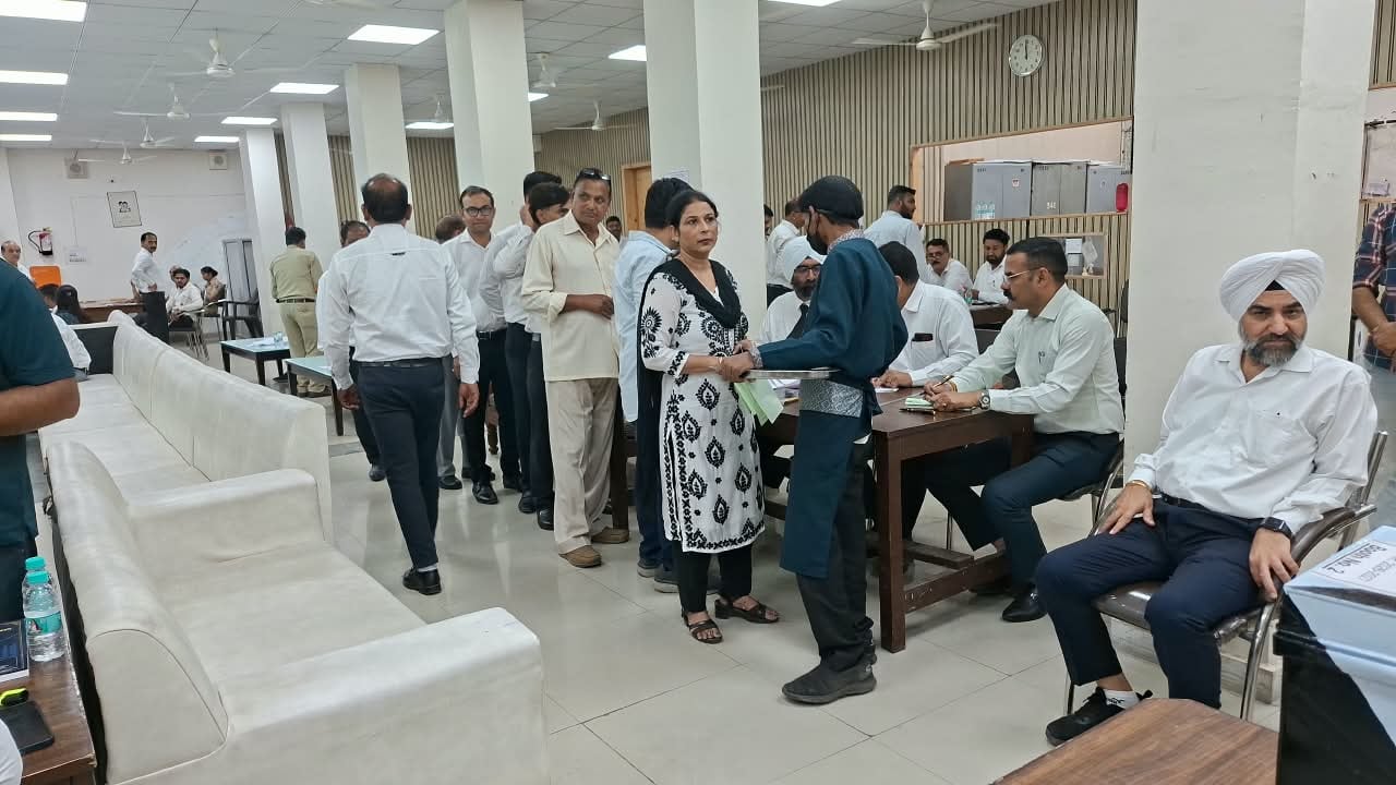दिनेश चौहान।
