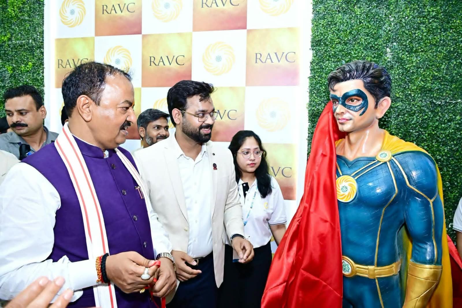 उपमुख्यमंत्री केशव प्रसाद मौर्य और विधान परिषद सदस्य राम चंद्र प्रधान ने संयुक्त रूप से एक्सपो उपमुख्यमंत्री केशव प्रसाद मौर्य और विधान परिषद सदस्य राम चंद्र प्रधान ने संयुक्त रूप से एक्सपो